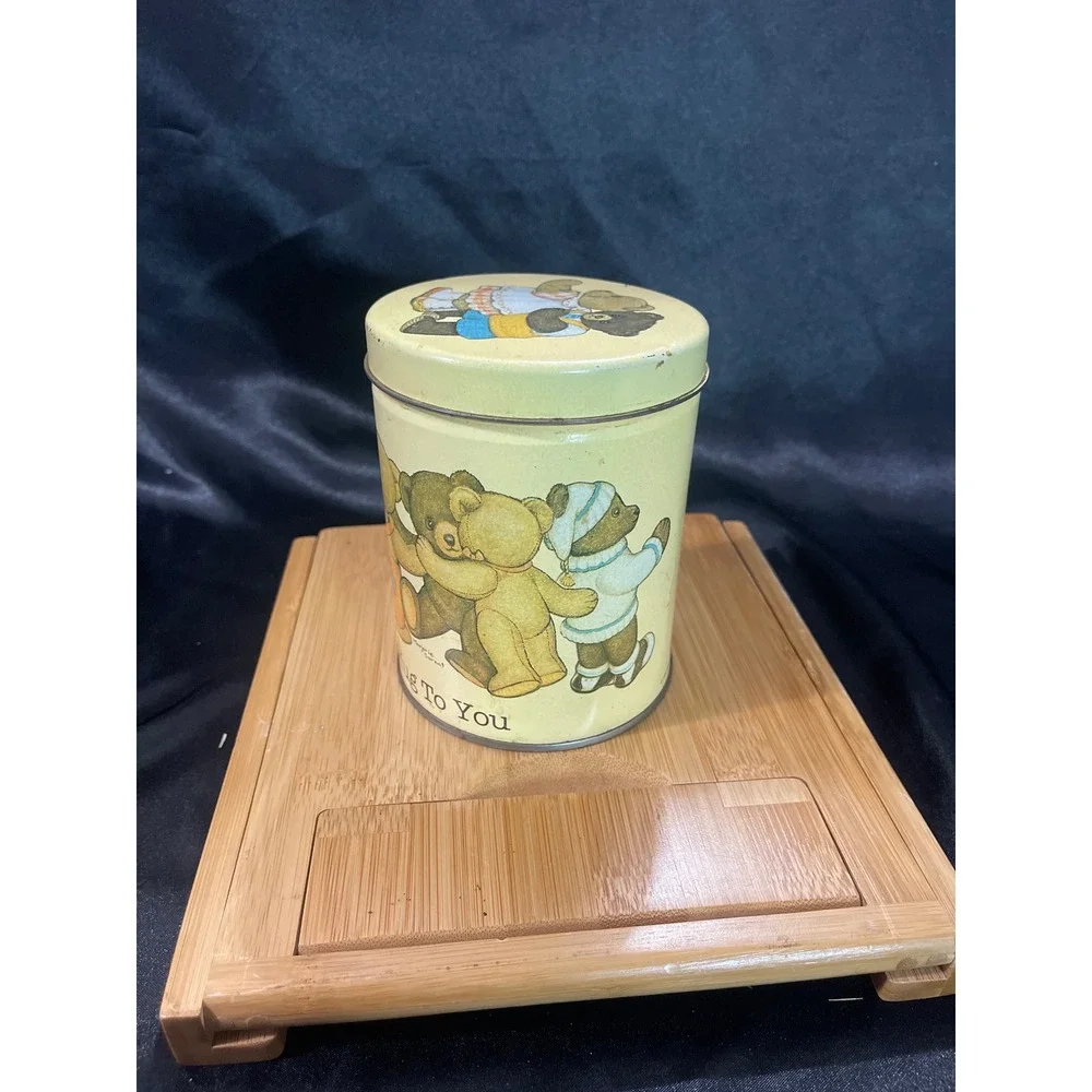 Vintage 1984 WSCC Teddy‎ Bear Tin This Bears My Hug To You Small Round Canister